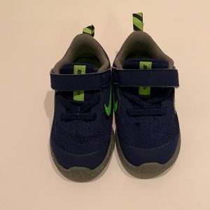 Boy Size 6C Nike Sneakers